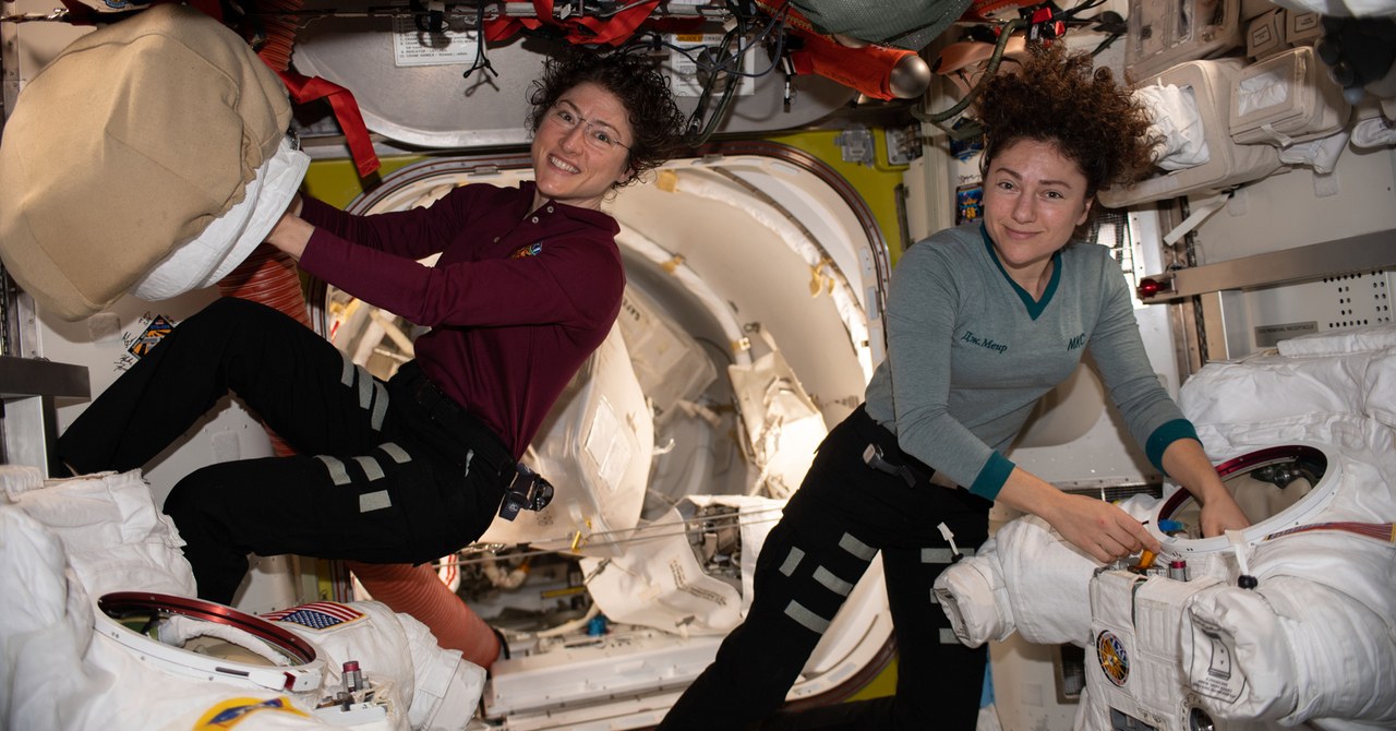 женщины в космосе фото