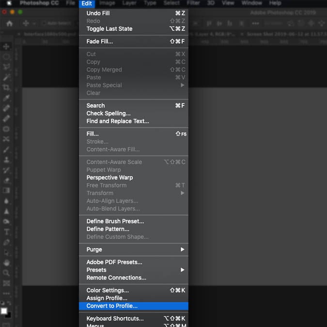  Снимок экрана, показывающий первый шаг при преобразовании цветового режима документа Photoshop 