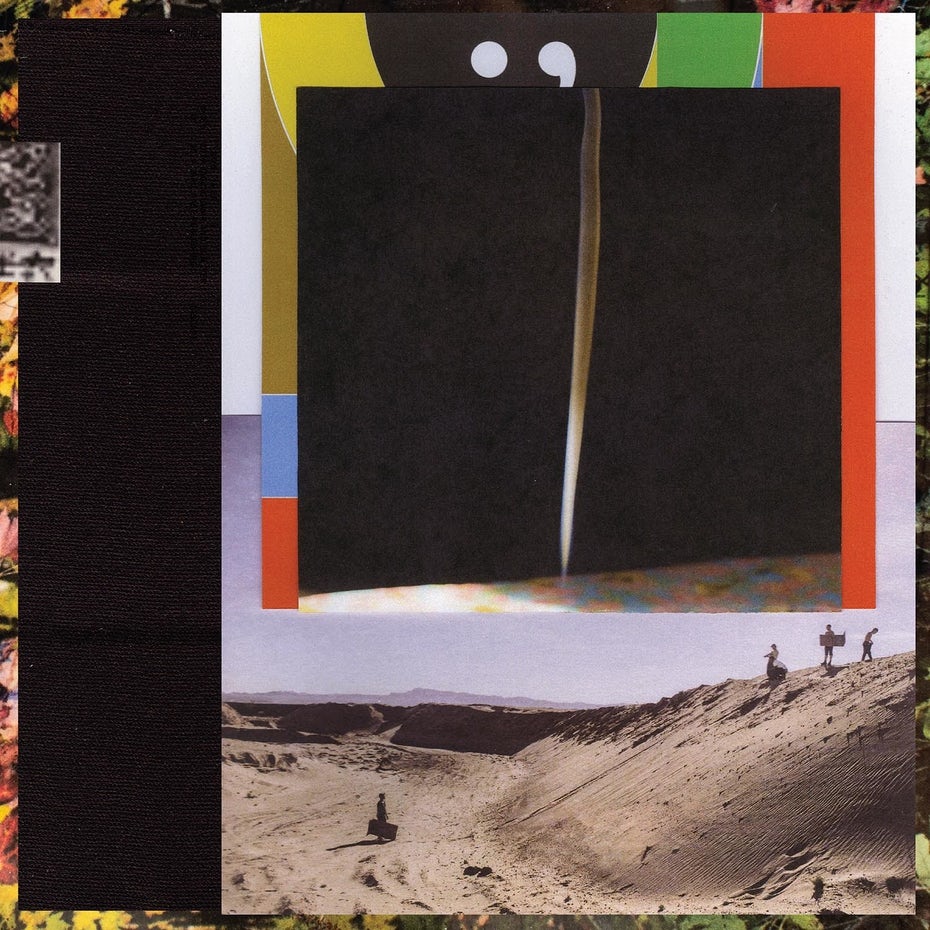  обложка альбома с изображением коллажей людей, стоящих в пустыне под абстрактной линией на черном фоне 