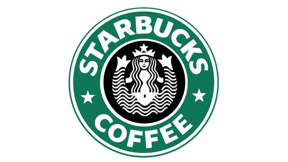  Эволюция логотипа Starbucks, 1987 г. "width =" 2560 "height =" 1440 "/> 
 
<figcaption> Логотип Starbucks, 1987 г. </figcaption></figure>
<p> Редизайн 1987 года, в котором впервые представлен их знаковый зеленый цвет цвет, является заметным шагом вперед по сравнению с оригиналом. Он выглядит так, будто кто-то передал оригинальную концепцию мастеру-дизайнеру, который сделал ее эстетически привлекательной и достаточно простой, чтобы ее можно было удобно печатать на кофейной чашке. </p>
<p> К 2011 году Starbucks стал нарицательным, а их отчетливый зеленый логотип был легко узнаваем покупателями. Они стали настолько популярными, что компания смогла убрать часть жира с их логотипа. Отсюда их современный логотип — они удалили название бренда и полностью преобразовали цветовую схему в монохромный зеленый. </p>
<h2 id=