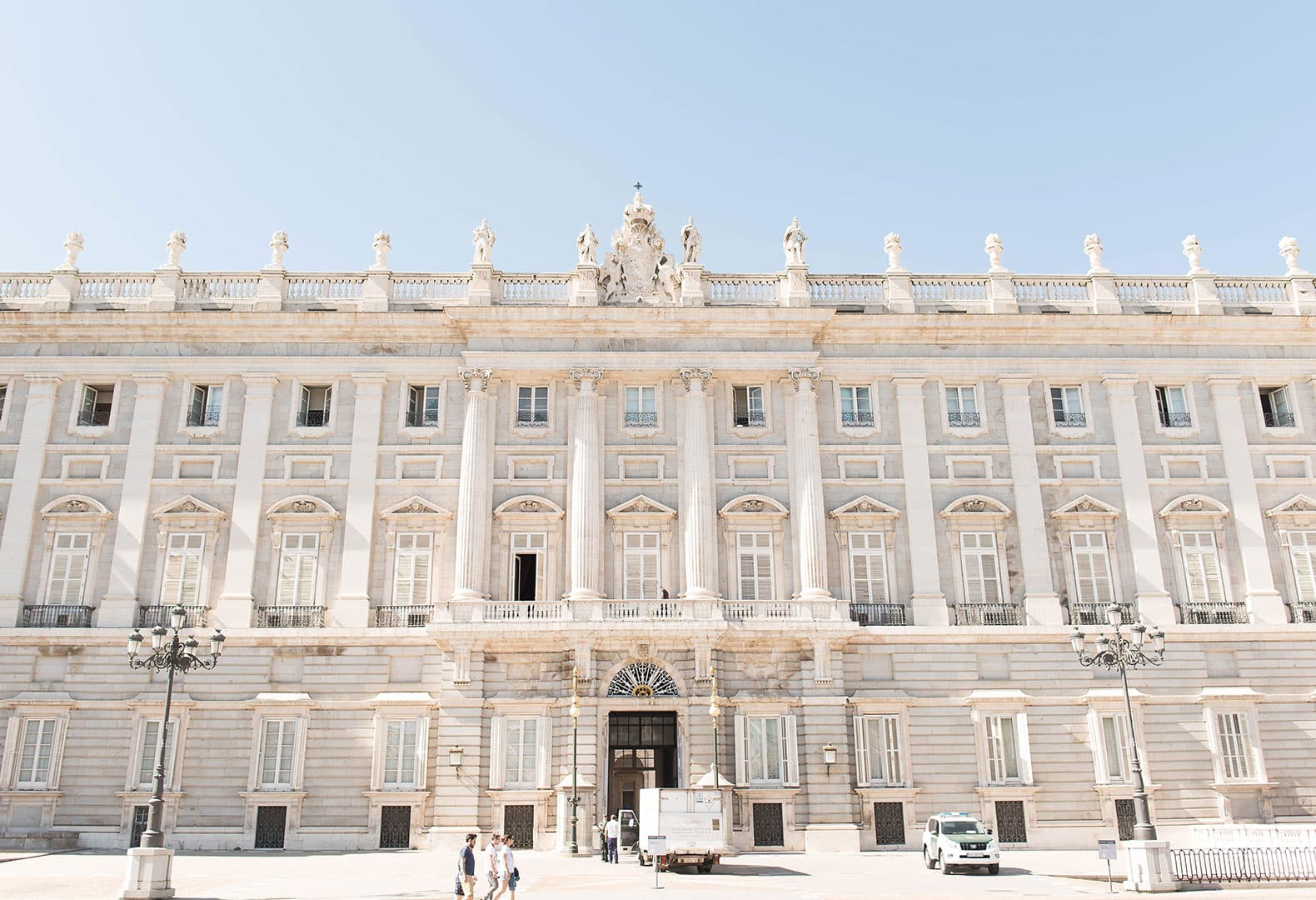 Королевский дворец в Мадриде, 1738. Фото: elizabethnord.com