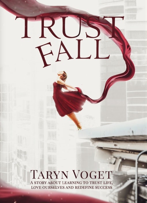  Trust Fall дизайн обложки книги "width =" 510 "height =" 700 