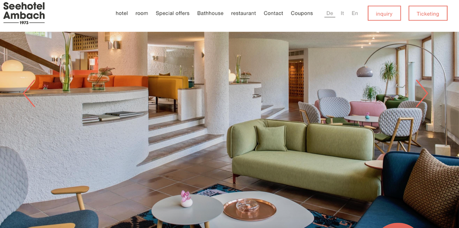  пример веб-сайта отеля с минимальным количеством фотографий и избытком ярких цветов "width =" 1600 "height =" 795 