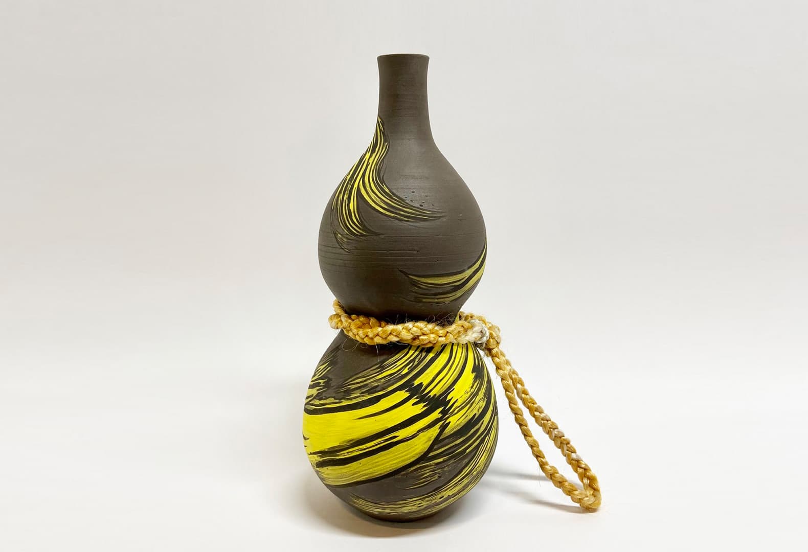 Керамический сосуд Yellow Gourd, Джиха Мун / Mindy Solomon Gallery
