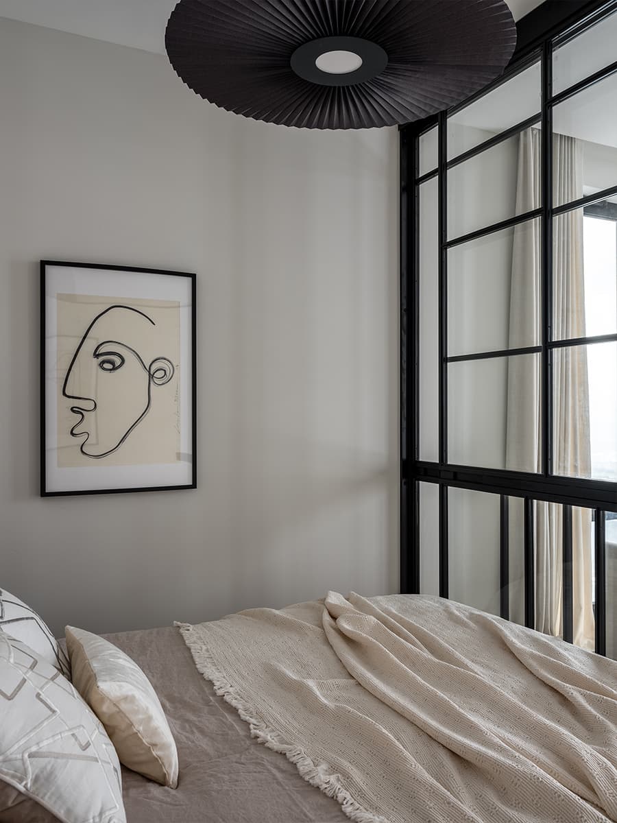 Квартира в пастельной цветовой гамме с контрастной отделкой – проект дизайнера Ильи Гульянца