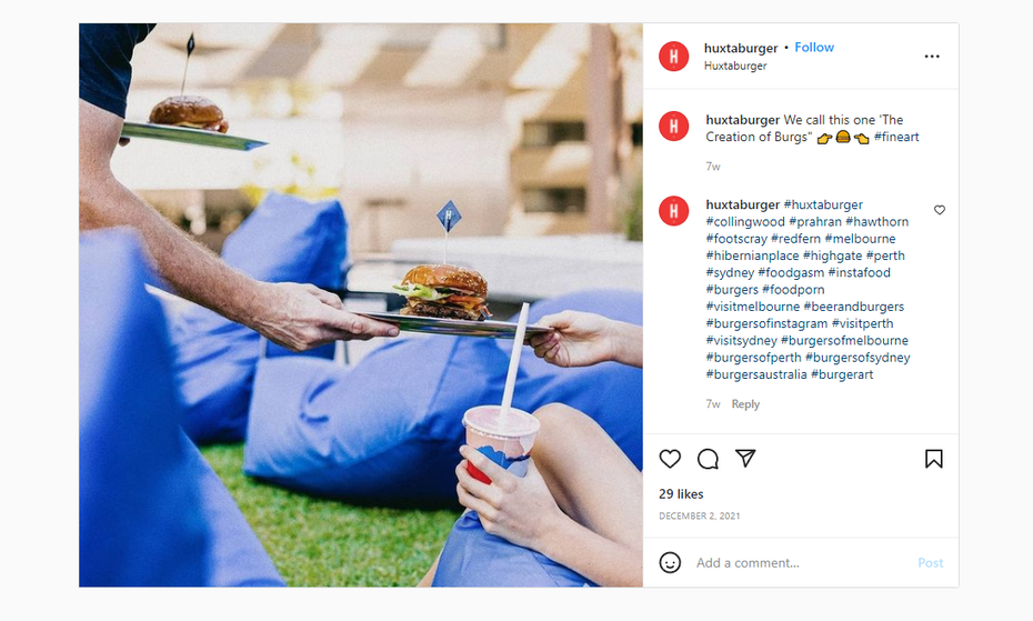 Фотография раздачи гамбургеров в городском парке Мельбурна из Instagram Huxtaburger" width="1096" height="659"/>
 
<figcaption>На странице Huxtaburger в Instagram есть несколько высококачественных фотографий их еды. обслуживаются по всему Мельбурну, от городских парков до узнаваемых улиц.</figcaption></figure>
<p> Наконец, вы не должны упускать из виду роль, которую социальные сети играют в местной рекламе, даже если ваши подписчики могут быть родом со всего мира. , социальные сети дают возможность ежедневно демонстрировать отношение вашего бизнеса к местному сообществу.</p>
<h3><span id=