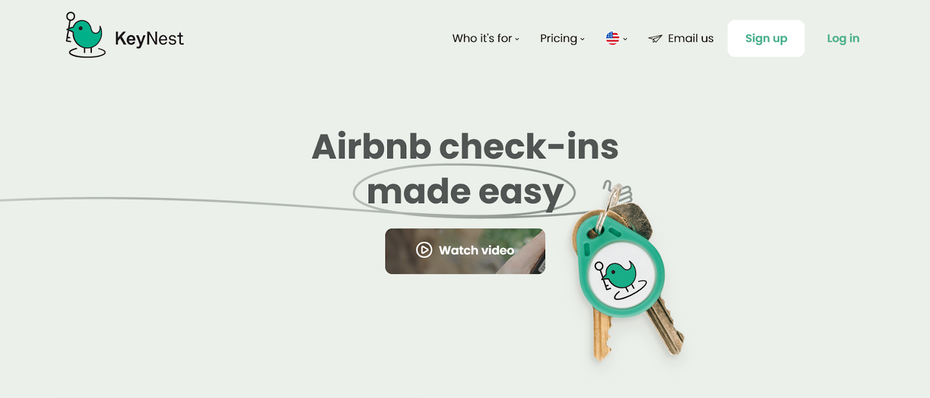 Предварительный просмотр домашней страницы Keynest с набором ключей и текстом «Регистрация на Airbnb стала проще»