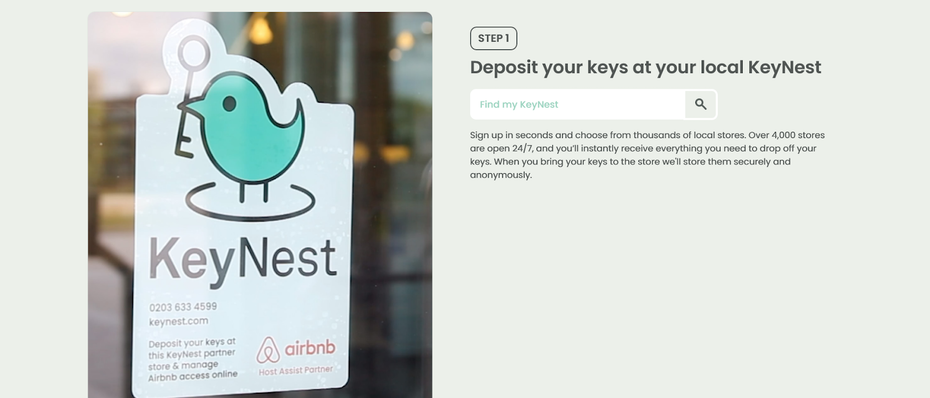 Наклейка на дверь с логотипом Keynest в виде зеленой птицы, держащей ключ </div>
<div class=