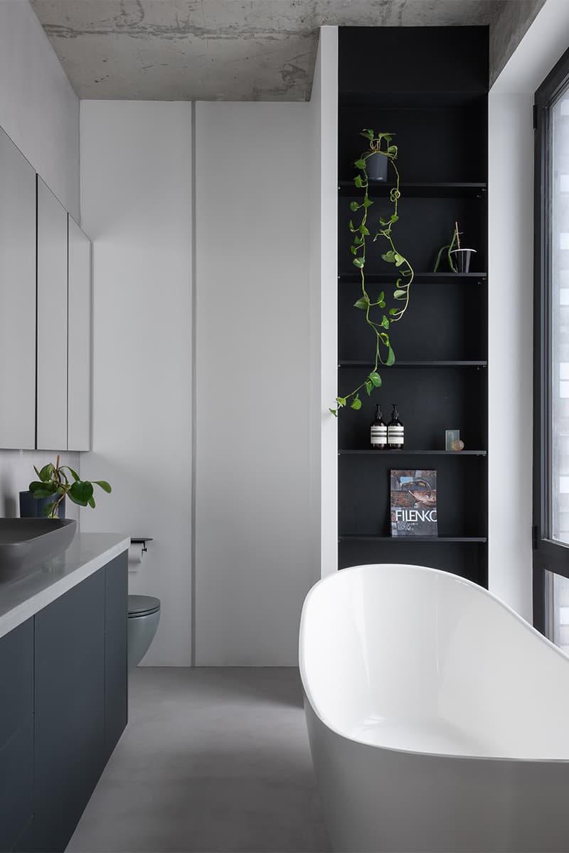 Гибкая планировка и эффектные материалы в умиротворяющем интерьере квартиры — проект бюро Muno.Design