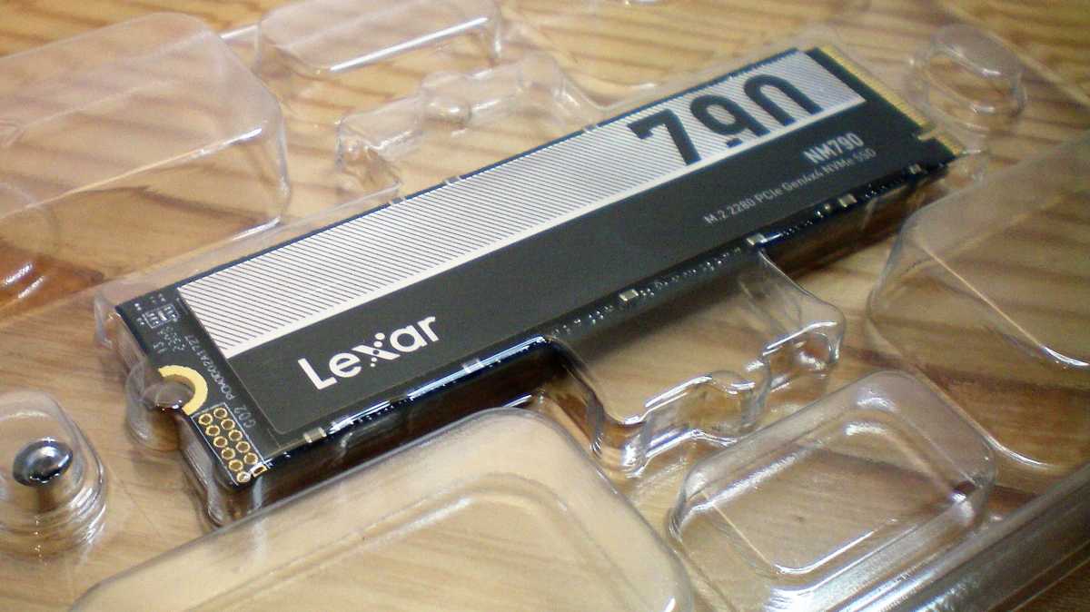Lexar NM790 M.2 NVMe в упаковке