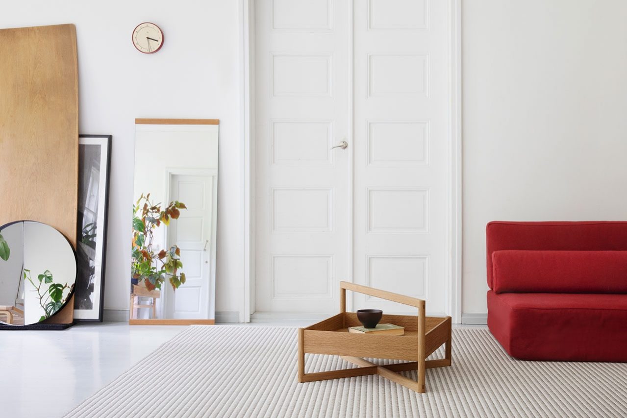 Сесилия Манц создала столик для Nikari