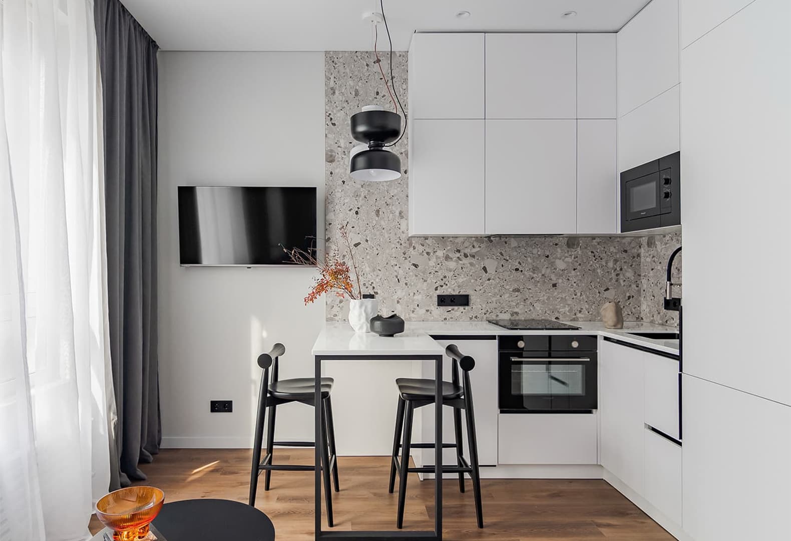 Интерьеры квартир с эффектной плиткой терраццо